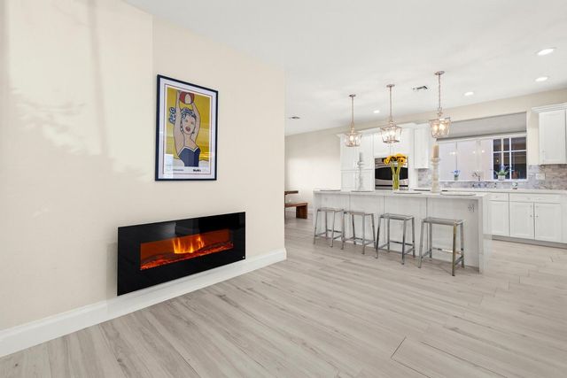 112 NW Gardener St, Boca Raton, FL 33432