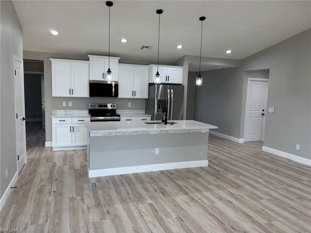 2213 SE 15th TER, Cape Coral, FL 33990