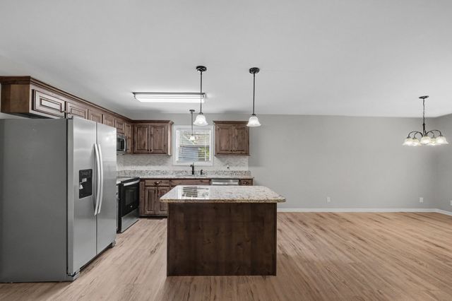 118 Blue Grass Dr, Shelbyville, TN 37160
