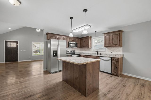 118 Blue Grass Dr, Shelbyville, TN 37160