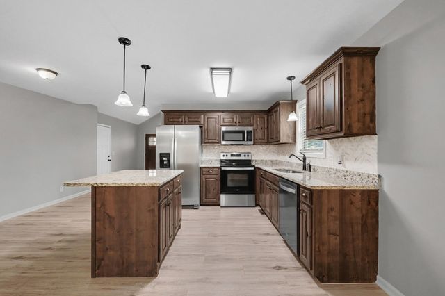 118 Blue Grass Dr, Shelbyville, TN 37160