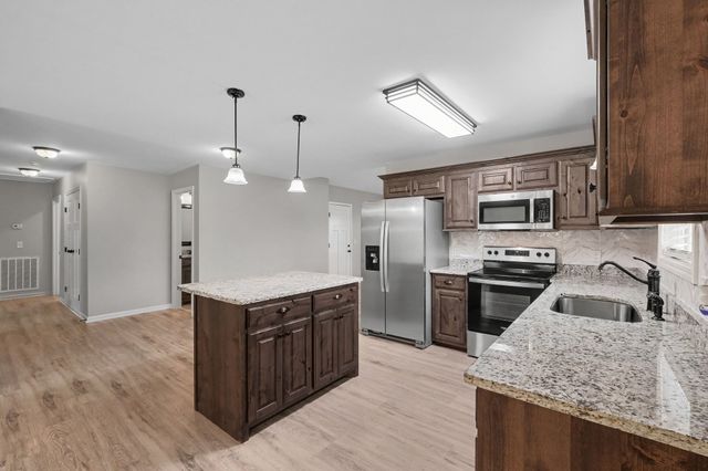 118 Blue Grass Dr, Shelbyville, TN 37160