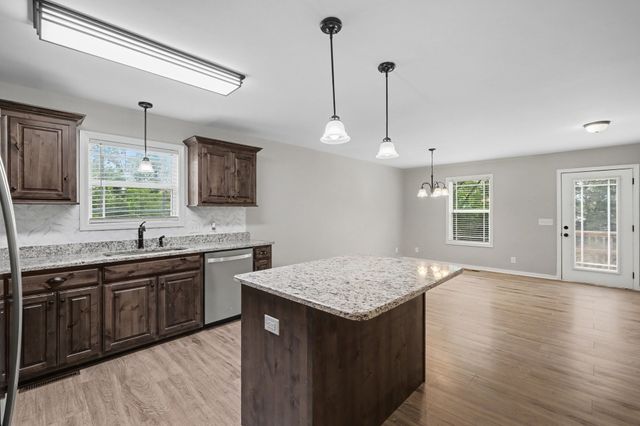118 Blue Grass Dr, Shelbyville, TN 37160