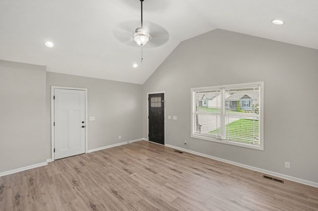 118 Blue Grass Dr, Shelbyville, TN 37160