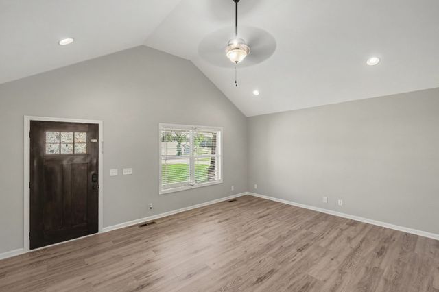 118 Blue Grass Dr, Shelbyville, TN 37160