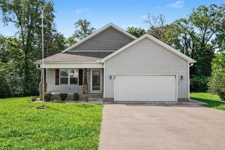 118 Blue Grass Dr, Shelbyville, TN 37160