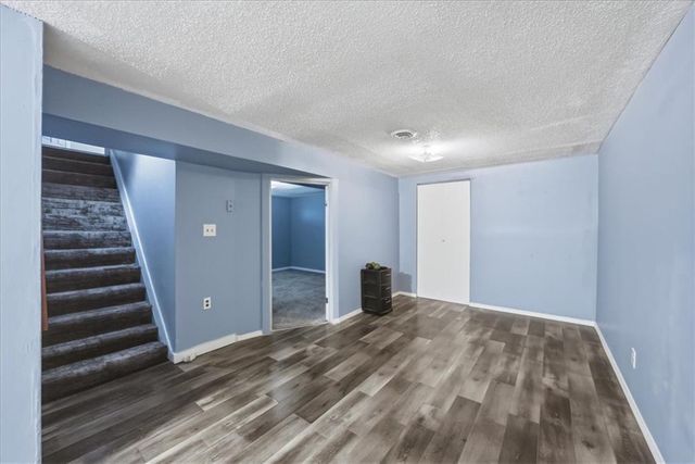 9220 McKinley Street, Kansas City, MO 64138