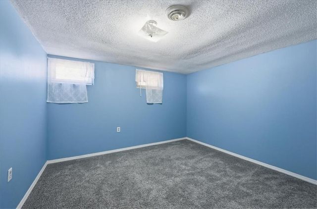 9220 McKinley Street, Kansas City, MO 64138