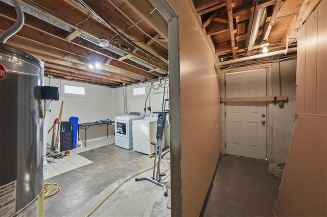 9220 McKinley Street, Kansas City, MO 64138