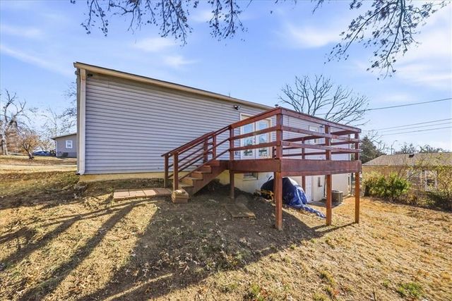 9220 McKinley Street, Kansas City, MO 64138