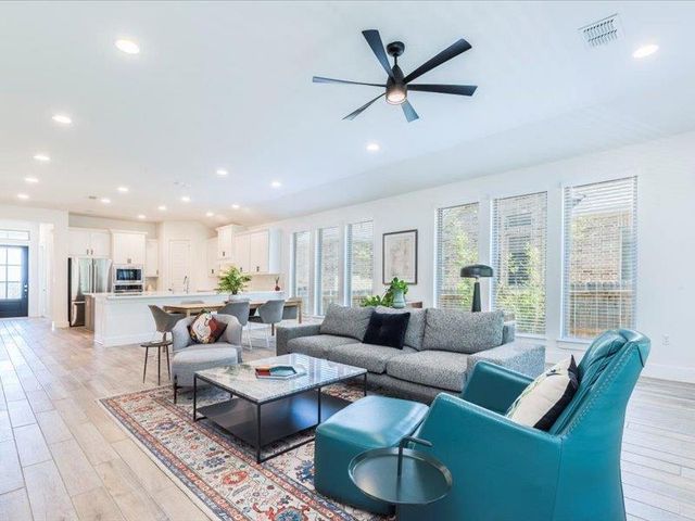 205 William Clayton DR, Buda, TX 78610