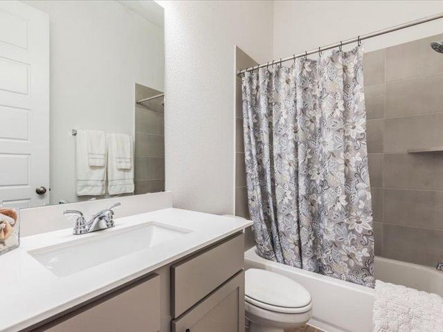 205 William Clayton DR, Buda, TX 78610