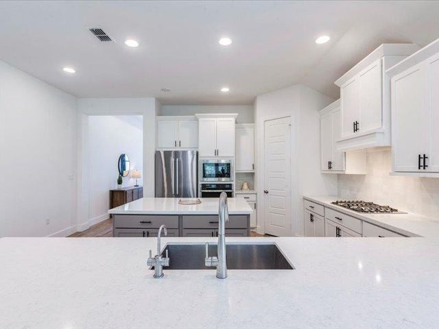 205 William Clayton DR, Buda, TX 78610