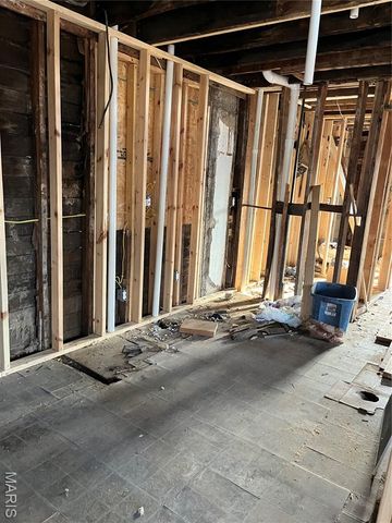 8700 Mackenzie Road, Affton, MO 63123