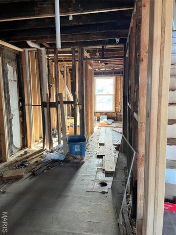 8700 Mackenzie Road, Affton, MO 63123