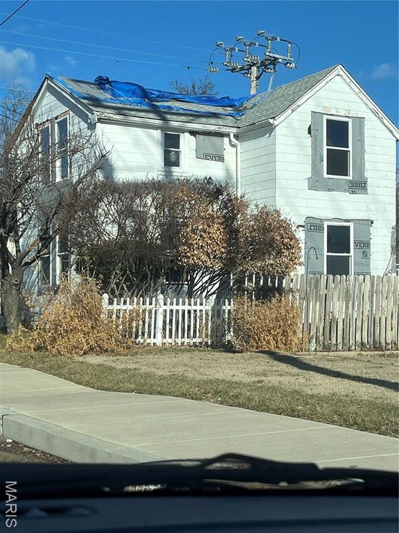 8700 Mackenzie Road, Affton, MO 63123