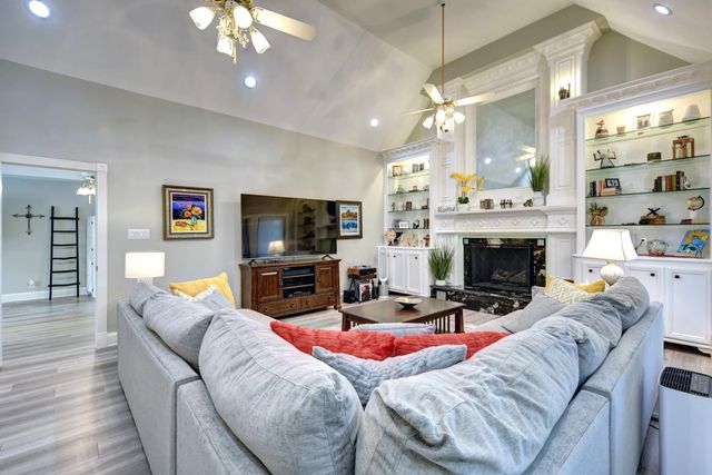 1950 Country Club Road, Brenham, TX 77833