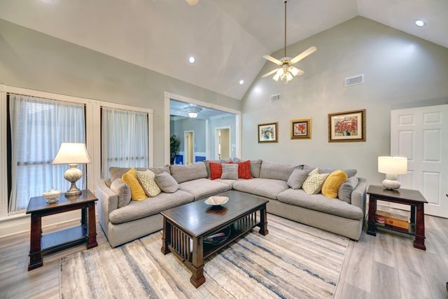 1950 Country Club Road, Brenham, TX 77833