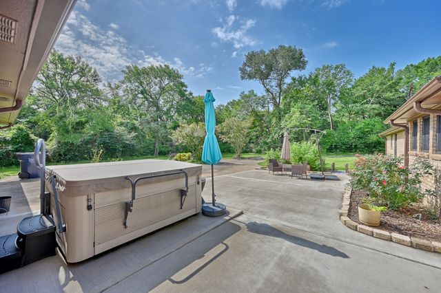 1950 Country Club Road, Brenham, TX 77833