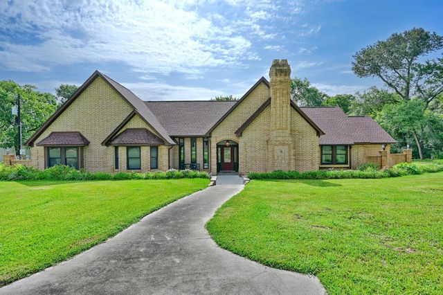 1950 Country Club Road, Brenham, TX 77833