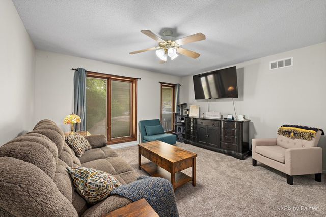 287 Holiday Drive, Lake Holiday, IL 60552
