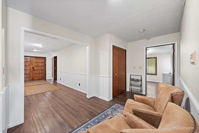 287 Holiday Drive, Lake Holiday, IL 60552