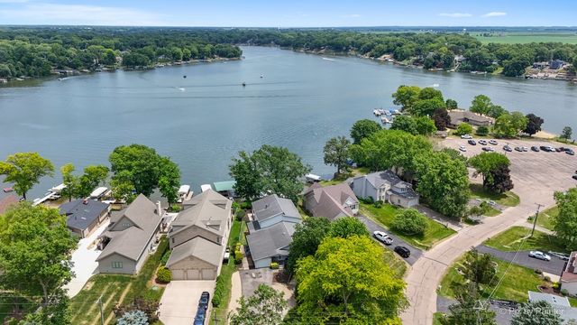 287 Holiday Drive, Lake Holiday, IL 60552