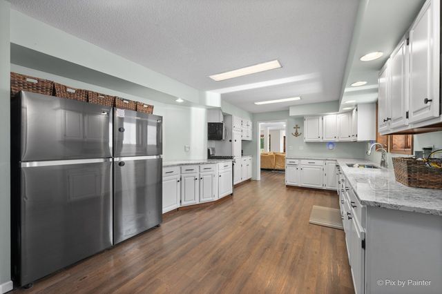 287 Holiday Drive, Lake Holiday, IL 60552