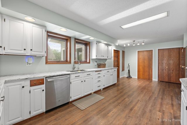 287 Holiday Drive, Lake Holiday, IL 60552