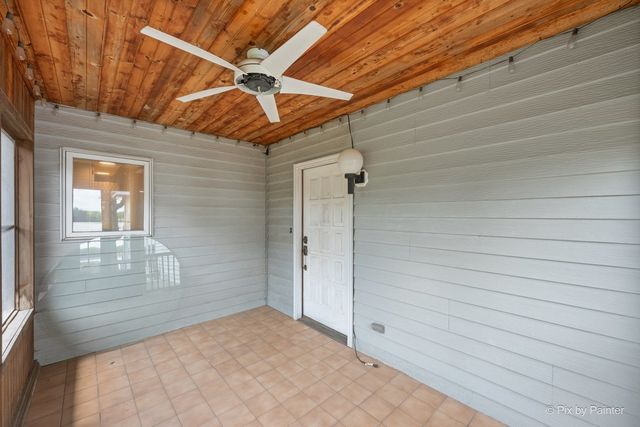 287 Holiday Drive, Lake Holiday, IL 60552