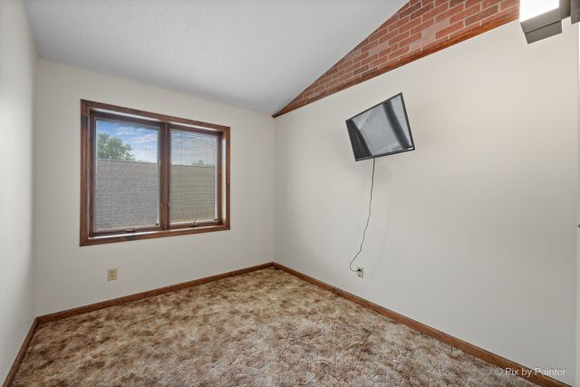 287 Holiday Drive, Lake Holiday, IL 60552