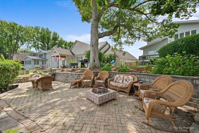 287 Holiday Drive, Lake Holiday, IL 60552