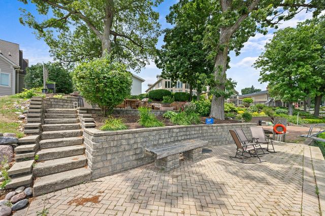 287 Holiday Drive, Lake Holiday, IL 60552
