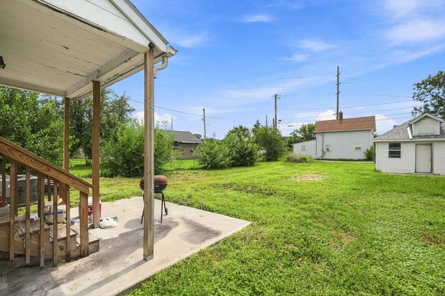 1532 11th Avenue, East Moline, IL 61244