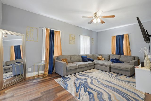1532 11th Avenue, East Moline, IL 61244