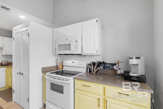 507 W Beach Boulevard 204, Gulf Shores, AL 36542