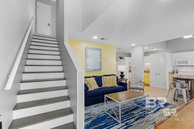 507 W Beach Boulevard 204, Gulf Shores, AL 36542