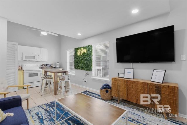 507 W Beach Boulevard 204, Gulf Shores, AL 36542