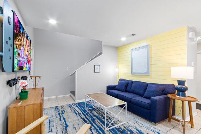 507 W Beach Boulevard 204, Gulf Shores, AL 36542