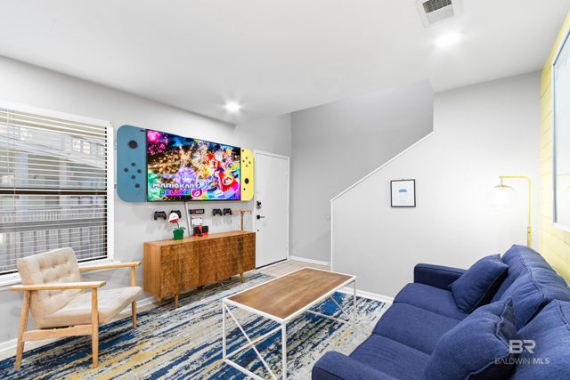 507 W Beach Boulevard 204, Gulf Shores, AL 36542