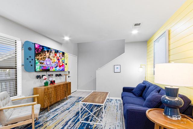 507 W Beach Boulevard 204, Gulf Shores, AL 36542