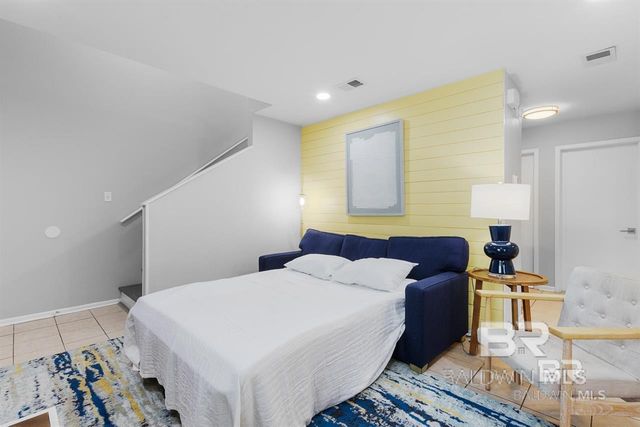 507 W Beach Boulevard 204, Gulf Shores, AL 36542