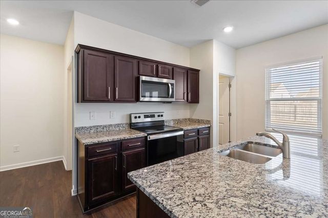 4394 Kendrick Circle, Loganville, GA 30052