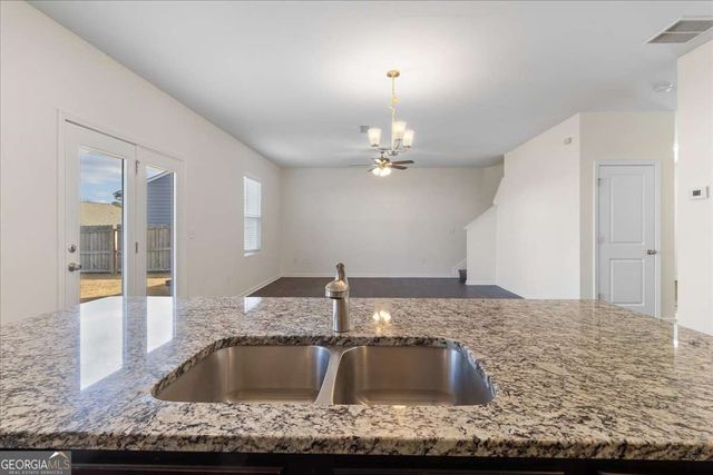 4394 Kendrick Circle, Loganville, GA 30052