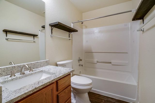 6812 Doyal DR, Austin, TX 78747