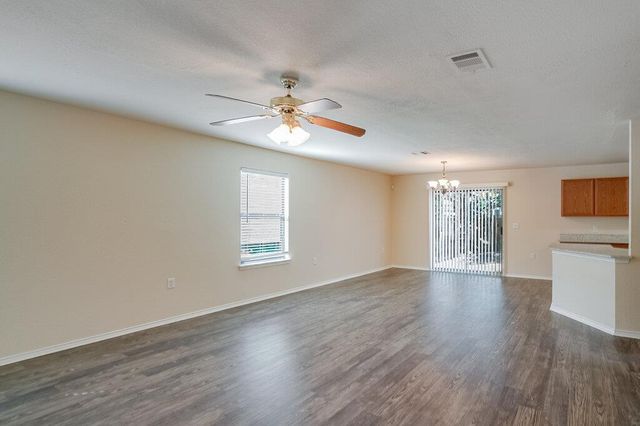 6812 Doyal DR, Austin, TX 78747