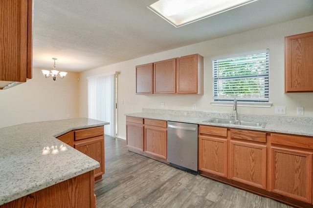 6812 Doyal DR, Austin, TX 78747