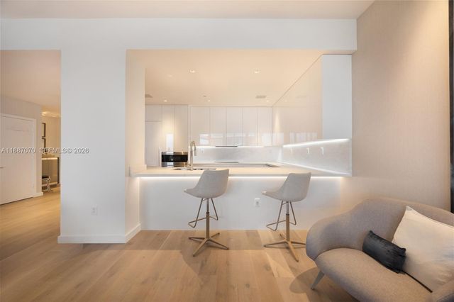 801 S Pointe Drive PH602, Miami Beach, FL 33139