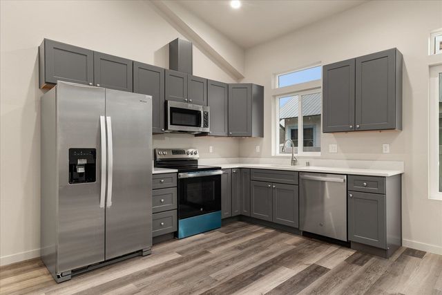 11704 E VALLEYWAY Ave, Spokane Valley, WA 99206