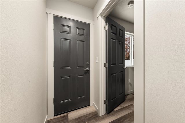 11704 E VALLEYWAY Ave, Spokane Valley, WA 99206